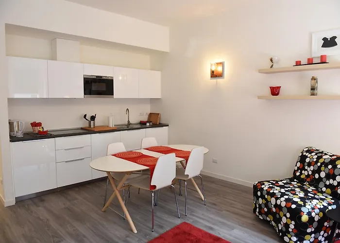 لو رونديلينلي كومو