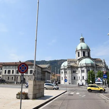 Apartment Le Rondinelle Como